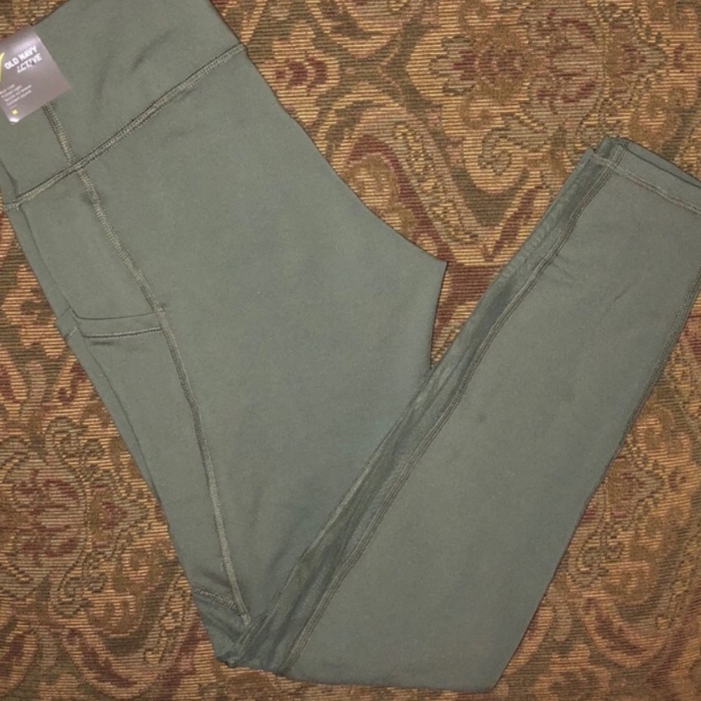 Green leggings